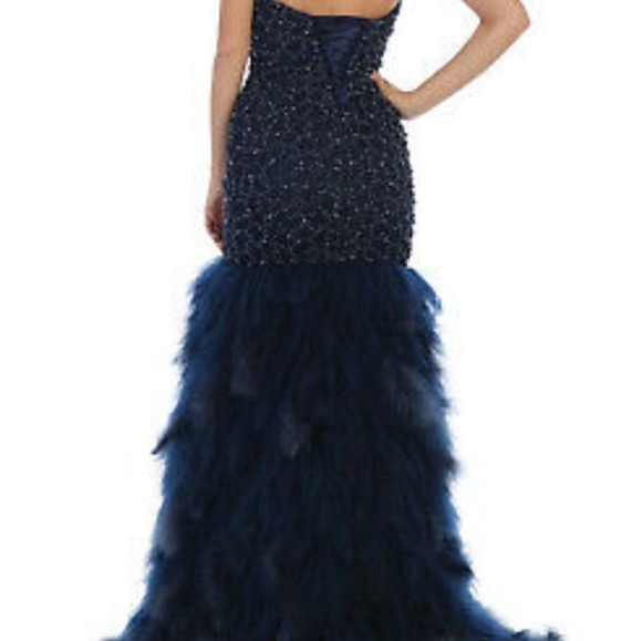 Beautiful Formal/Prom Dress - Picture 2 of 4